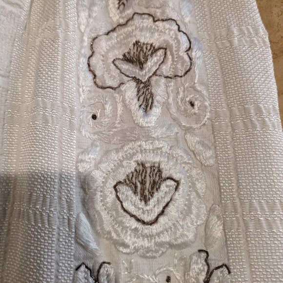 Rare White Robe- Hand Made in Belgium- Beautiful Beadwork- Heavy Weight - Size L - Picture 6 of 10